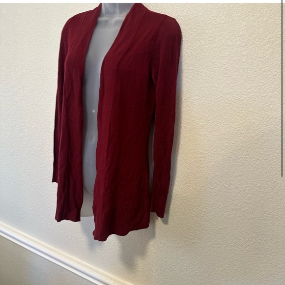 WHBM Red Open Front Sweater

Size XXS - Picture 5 of 6
